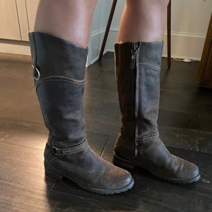 Women’s leather brown riding boot